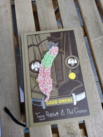 Feather bookmark - pink and green