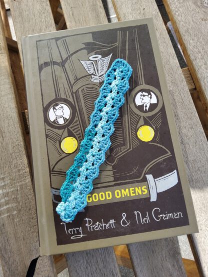 crochet ribbon bookmark - shades of green - Image 10