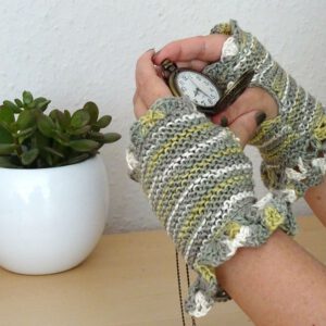 PDF knitting pattern - Timeless Mitts