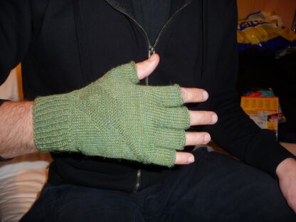 PDF knitting pattern - Guitarist gloves - Image 2