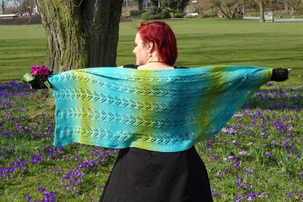 PDF knitting pattern - Fae la verte shawl