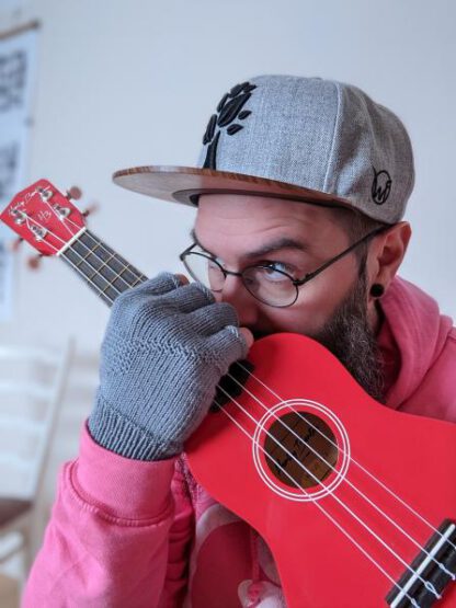 PDF knitting pattern - Guitarist gloves - Image 5