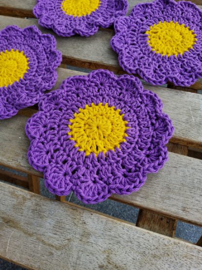 Flower coasters purple - set of 4 - Image 2