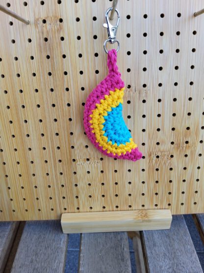 Pride rainbow keychain - Image 7