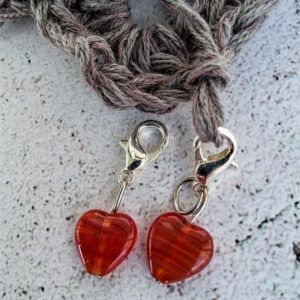 red heart stitch markers for crochet, set of 2