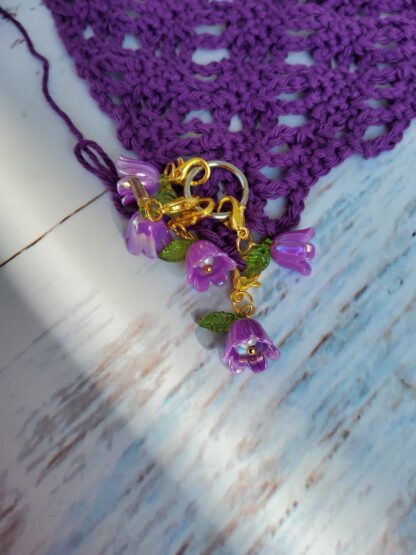 Bellflower stitch markers for crochet, set of 5 - Image 3