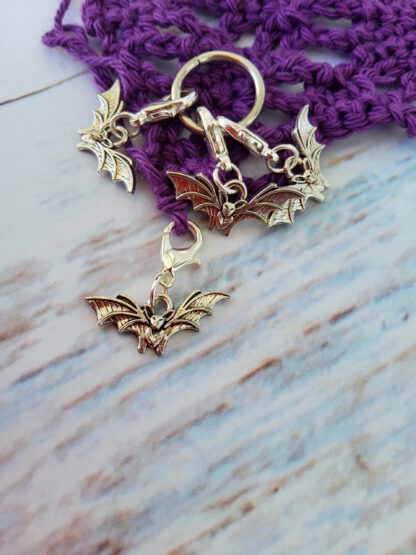 Bat stitch markers for crochet, set of 4 - Image 2