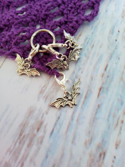 Bat stitch markers for crochet, set of 4 - Image 3
