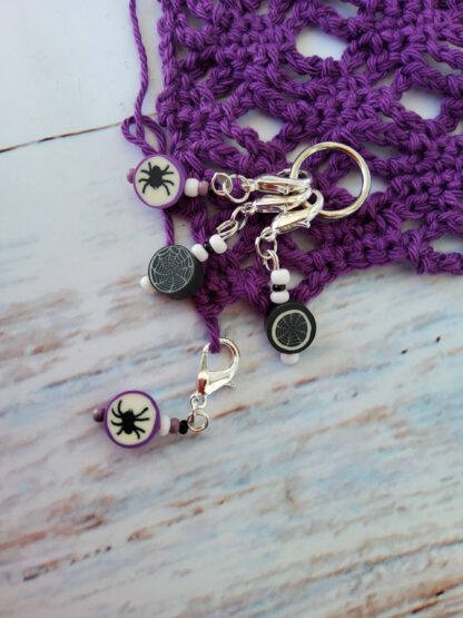 Itsy Bitsy Spider stitch markers for crochet, set of 4 - Image 3