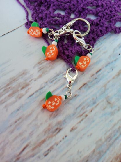 Jack o Lantern stitch markers for crochet, set of 4 - Image 4