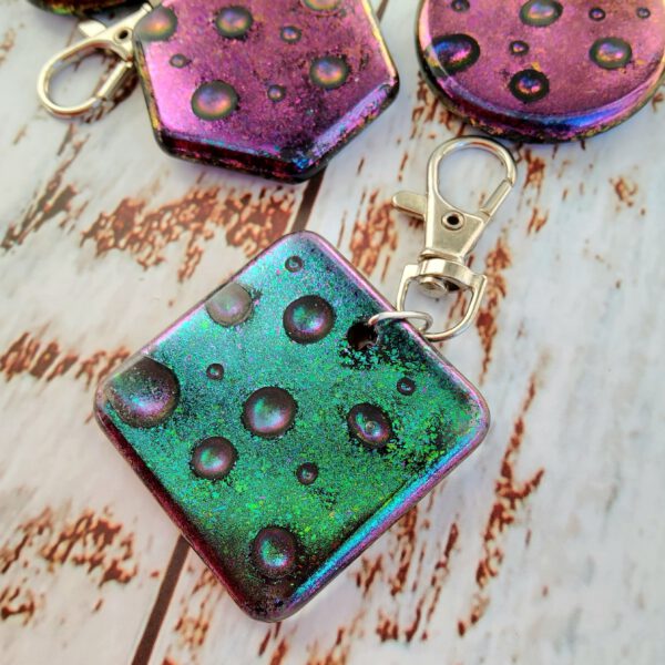 Waterdrop effect resin keychain - Image 4