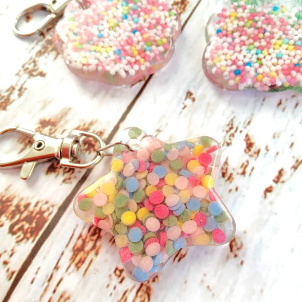 Confetti resin keychain - Image 3