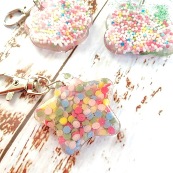 Confetti resin keychain - Image 2