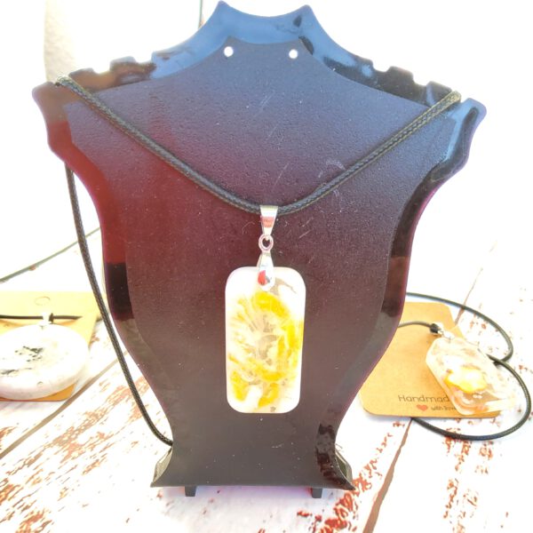 Bold resin pendant necklace - Image 5