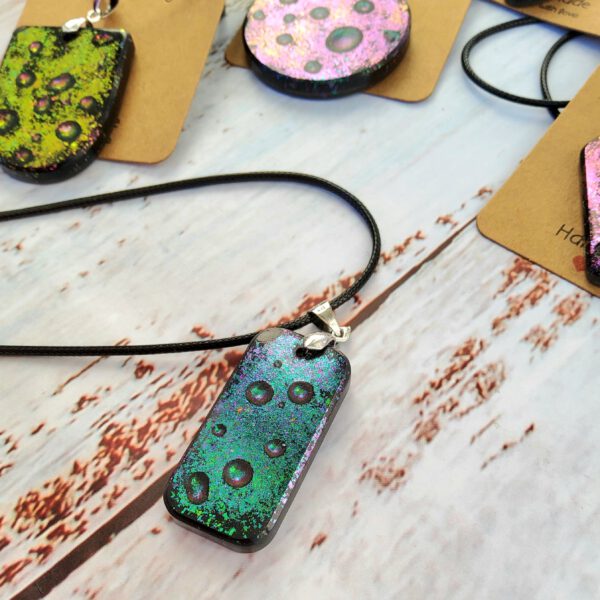 Waterdrop resin pendant necklace - Image 6