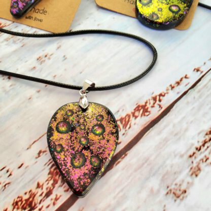 Waterdrop resin pendant necklace - Image 10