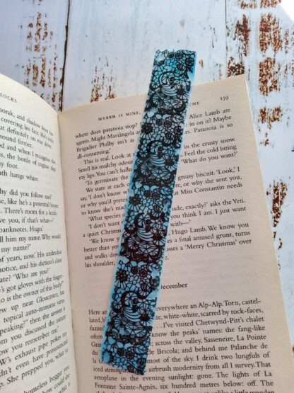 Blue resin bookmark - Image 4