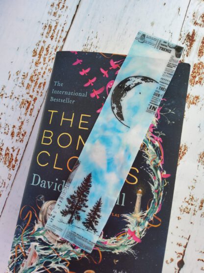 Blue resin bookmark - Image 5
