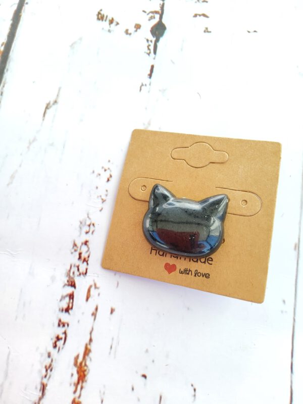 Black cat pin