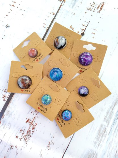 Cabochon pin