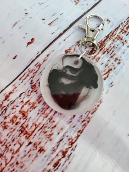 Black and White resin keychain - Image 2