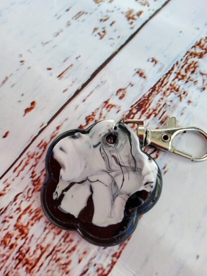 Black and White resin keychain - Image 5