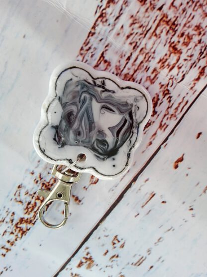 Black and White resin keychain - Image 4