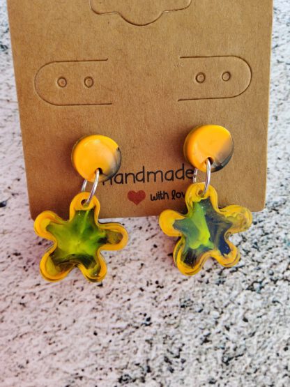 Flower dangle earrings - Image 7