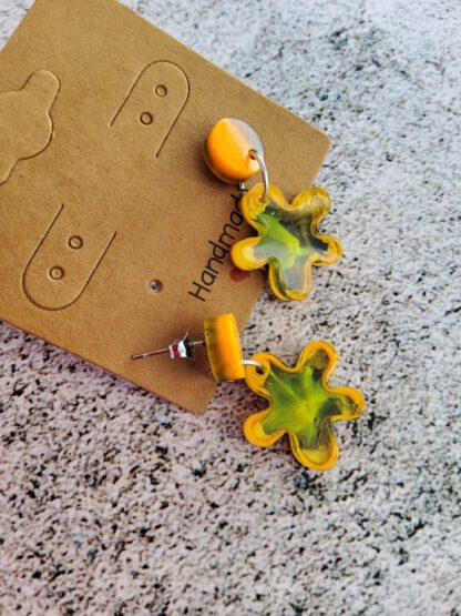 Flower dangle earrings - Image 6
