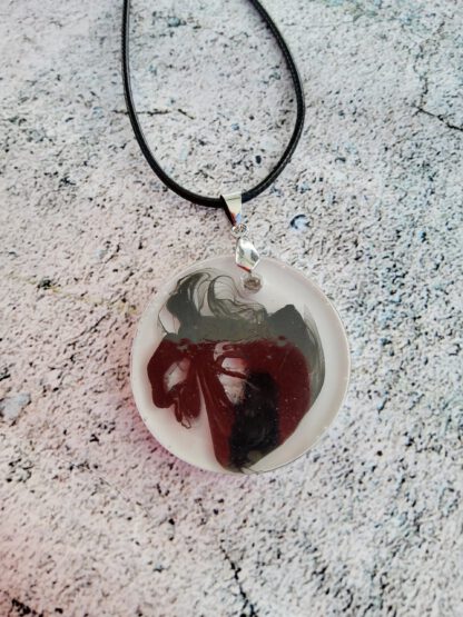 Black and White resin pendant necklace - Image 4