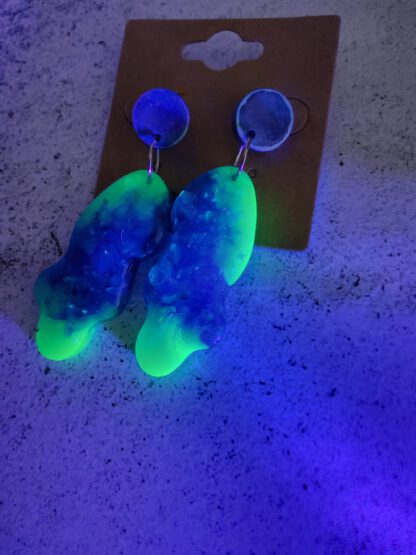 Shades of Blue dangle earrings - Image 5