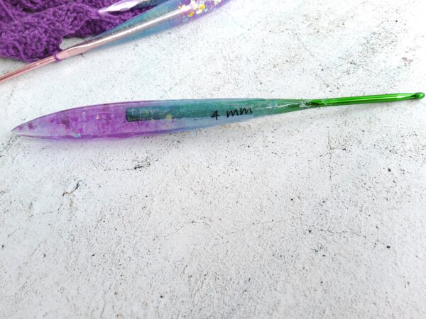 Mermaid crochet hooks with resin handle - Image 2