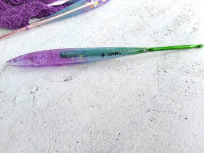 Mermaid crochet hooks with resin handle - Image 2