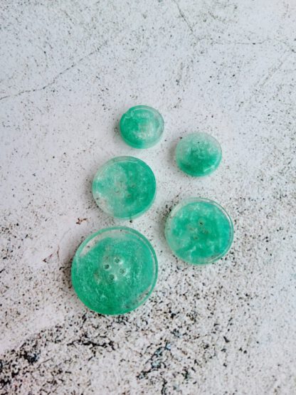 Set of 5 resin buttons
