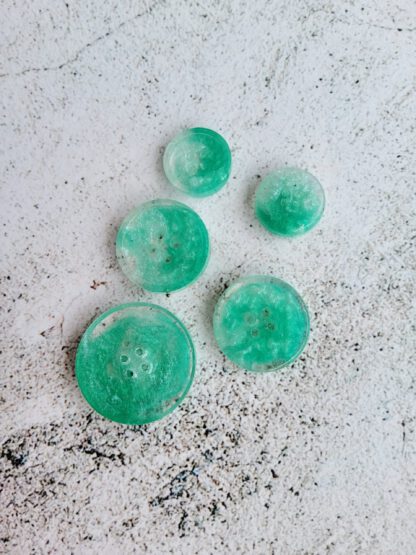 Set of 5 resin buttons - Image 2