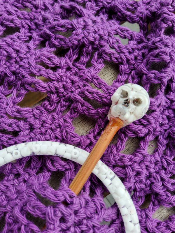 White Skull shawl pin - Image 4